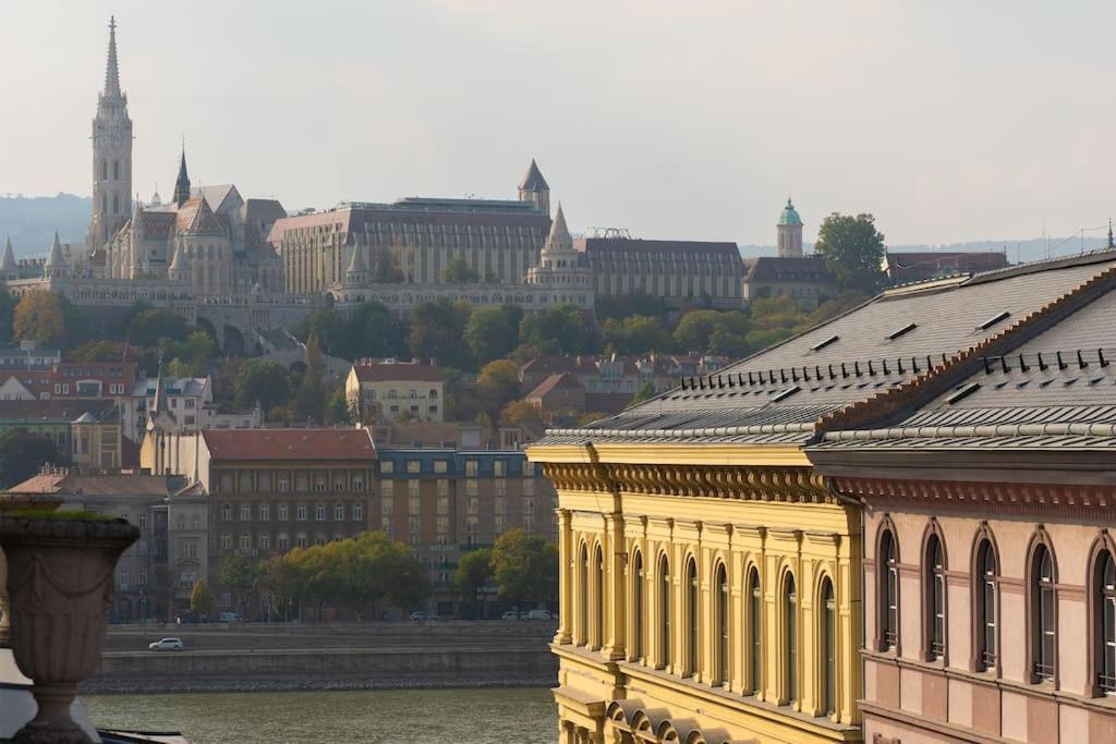 Brandnew Citycenter Flat With The View And Terrace * Budapeste